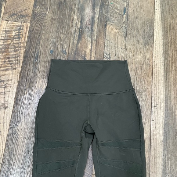Lululemon mesh righ rise leggings 4 - Picture 1 of 5